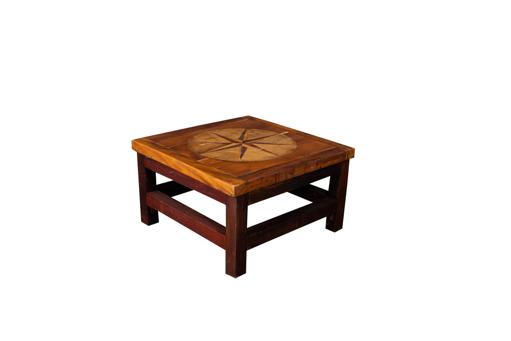 MESA DE MADEIRA CENTRO  QUADRADA