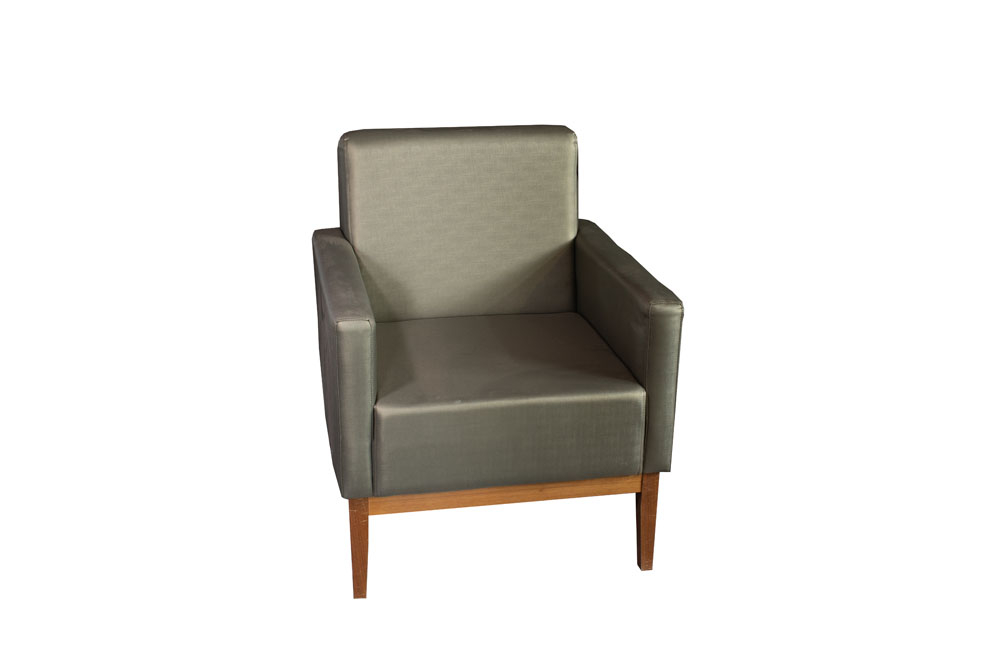 POLTRONA VERDE EM COURINO