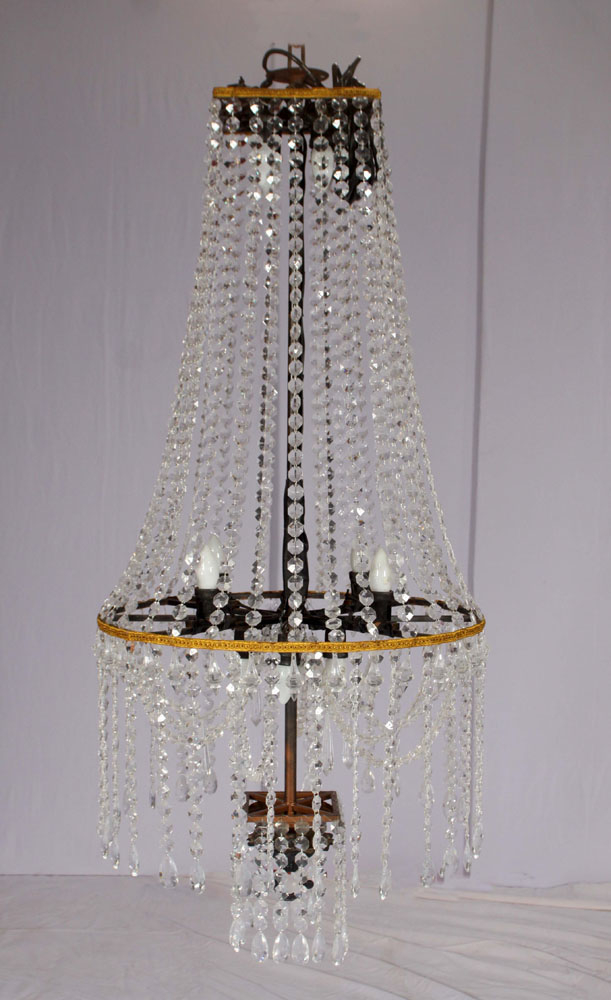 LUSTRE CLASSICO COLONIAL COM PEDRAS /10 LAMPADAS 220V